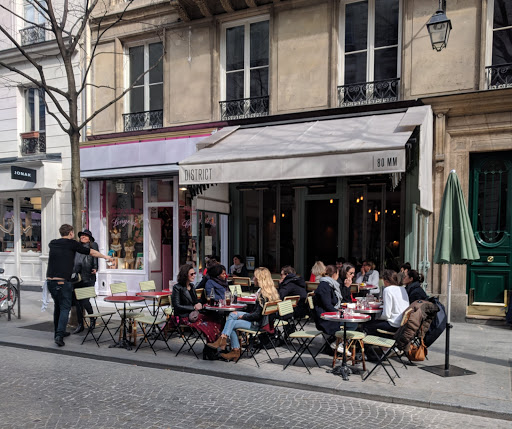 Restaurant District à Paris